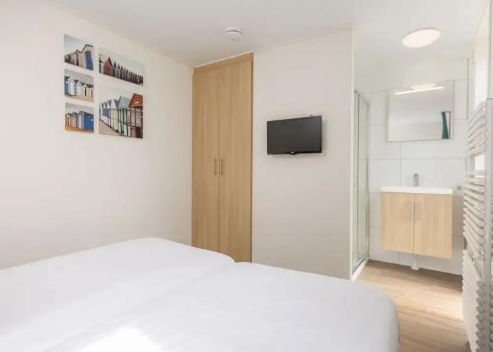 Modern Lodge With two Bathrooms, Near the Beach