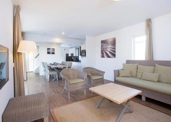 Modern Lodge With two Bathrooms, Near the Beach