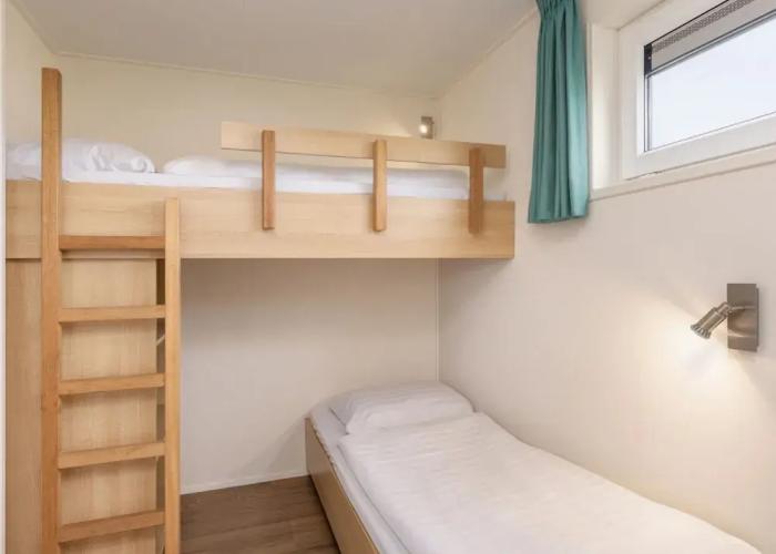 Modern Lodge With two Bathrooms, Near the Beach