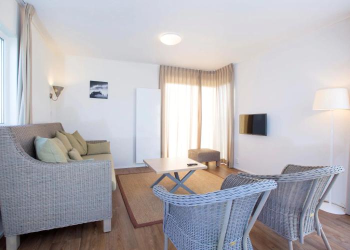 Modern Lodge With two Bathrooms, Near the Beach