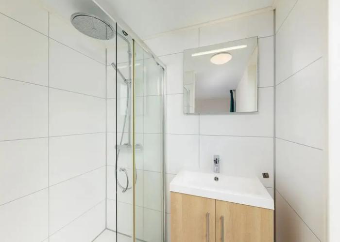 Modern Lodge With two Bathrooms, Near the Beach