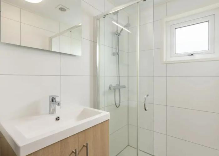 Modern Lodge With two Bathrooms, Near the Beach