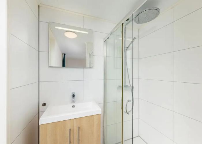 Modern Lodge With two Bathrooms, Near the Beach