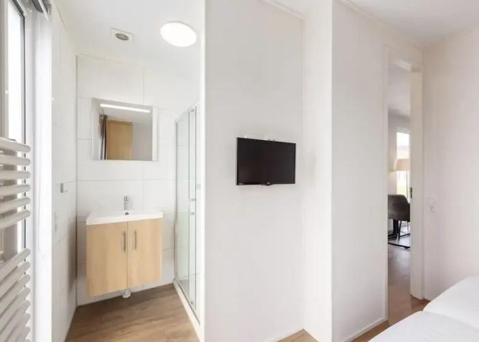 Modern Lodge With two Bathrooms, Near the Beach