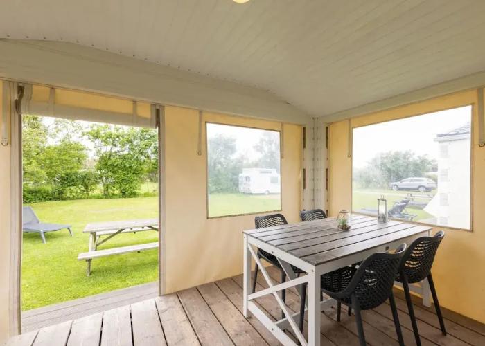 Nice Chalet With Wifi, at Just 1 km From the Beach