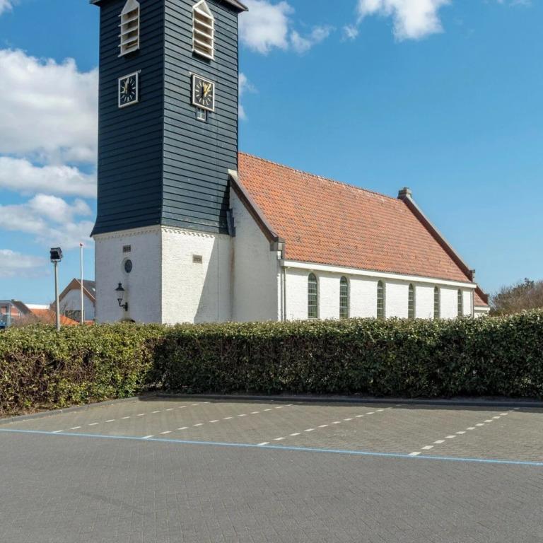 Pleasant Holiday Home With Garden