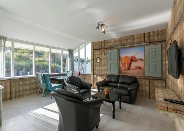 Pleasant Holiday Home With Garden