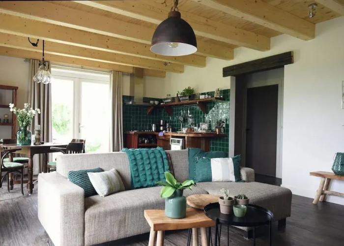 Cozy Apartment With Garden