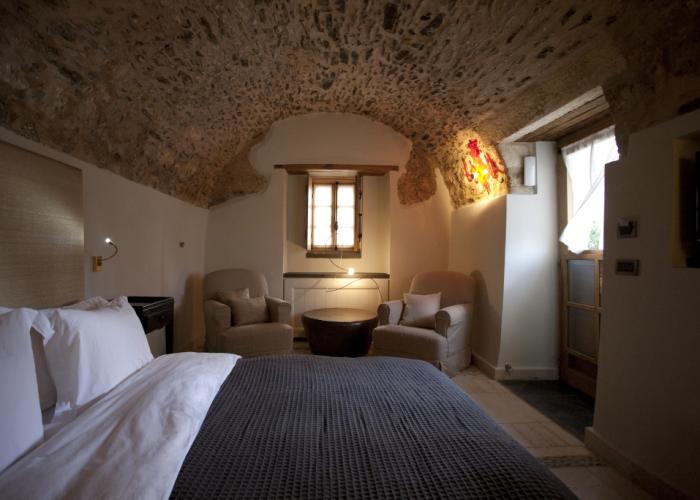 Kinsterna Hotel