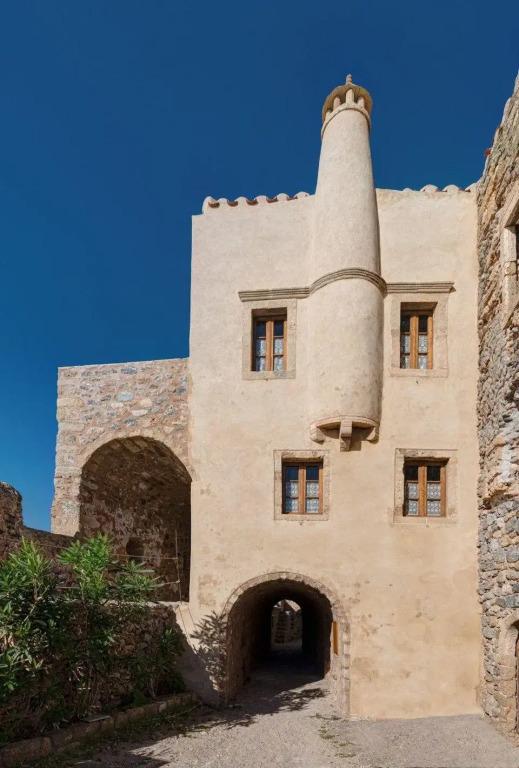 Malvasia Traditional Hotel