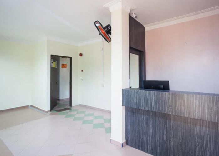 OYO 43915 T P Hotel