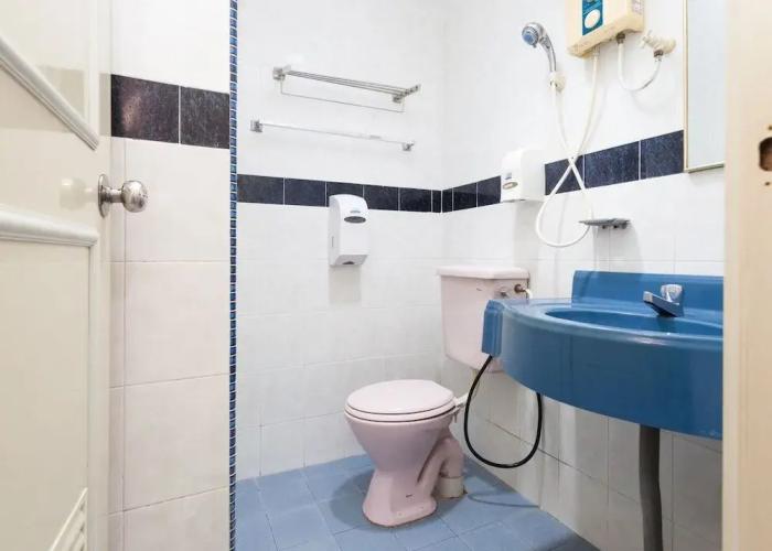 OYO 43915 T P Hotel