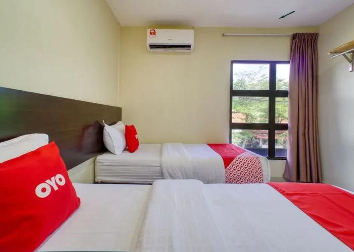 OYO 89960 Manjung Inn Hotel
