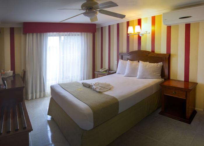 Hotel Plaza Colonial