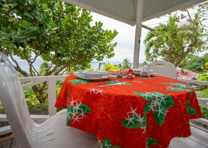 Bora Bora Holiday's Lodge and Villa