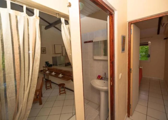 Bora Bora Holiday's Lodge and Villa