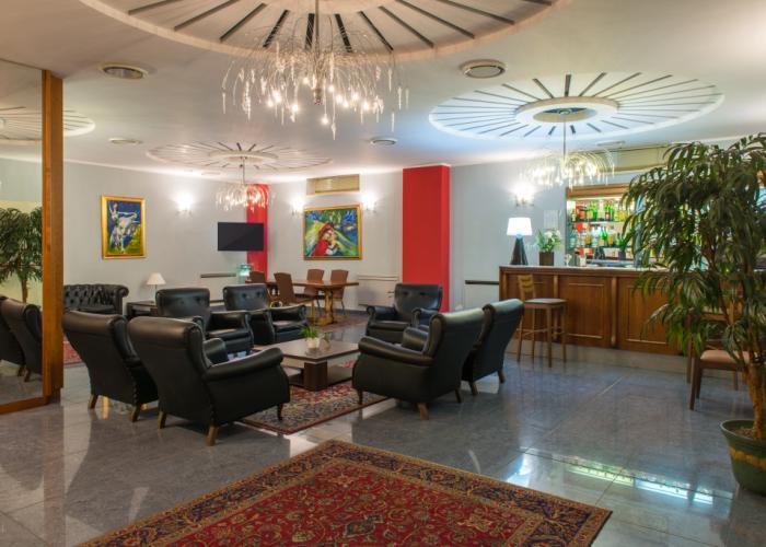 Royal Hotel
