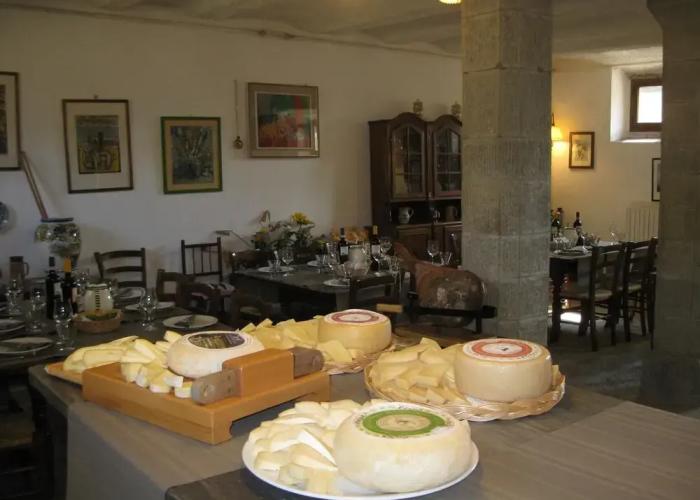 3 Rooms Flat Between Florence and Arezzo - Enjoy Italian Beauty!