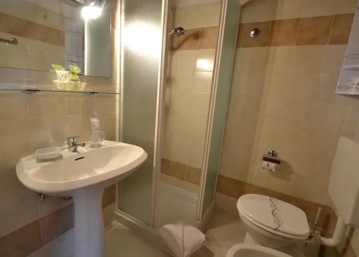 With Pool and air Conditioning