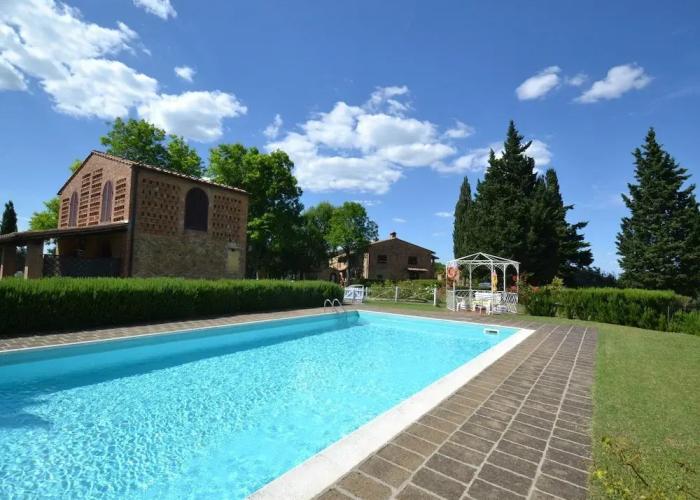 With Pool and air Conditioning