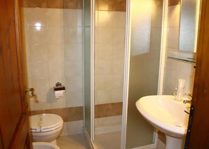 With Pool and air Conditioning