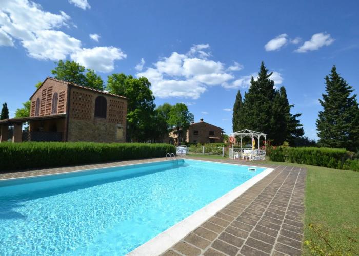 With Pool and air Conditioning