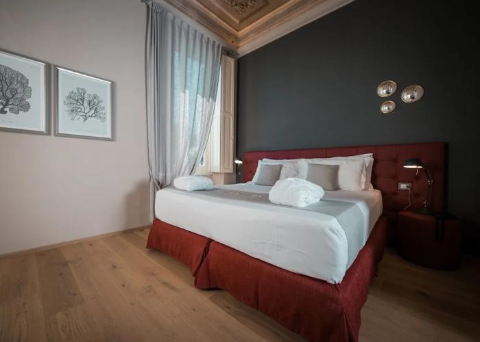 Villa Riviera Suites