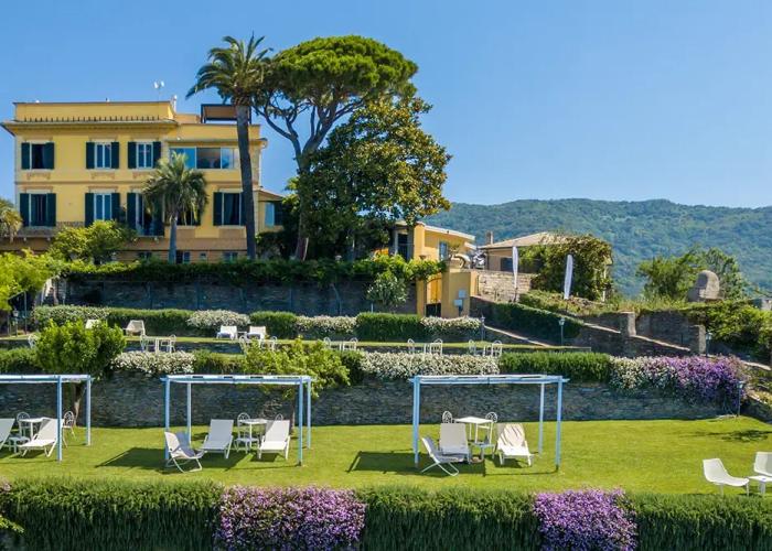 Villa Riviera Resort