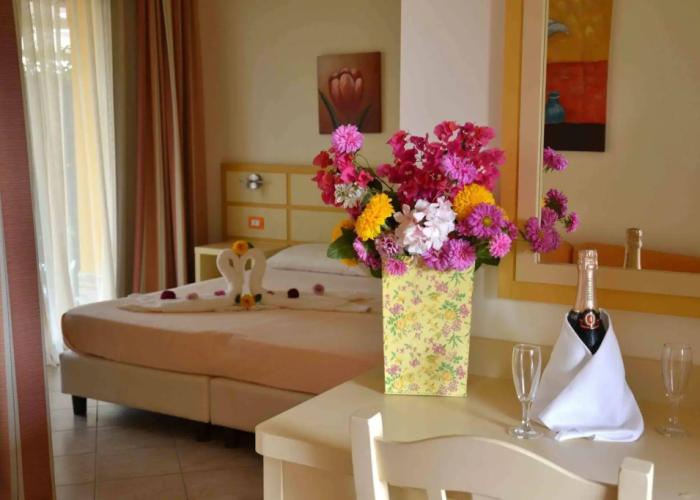 Hotel Baia Di Trainiti