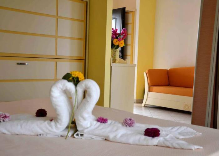 Hotel Baia Di Trainiti