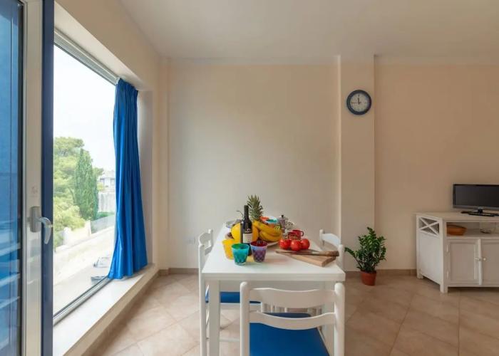 Bright Apartment 