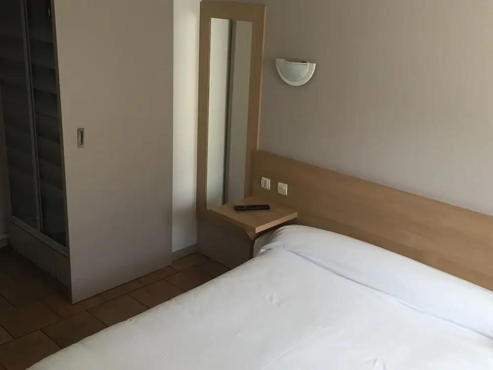 фото Hotel Le Commerce