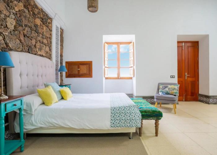 El Charco Suites