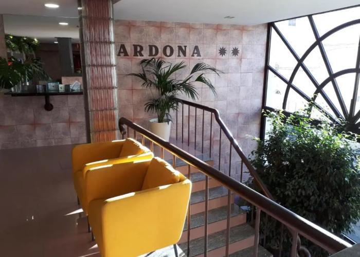 Hostal Residencia Cardona