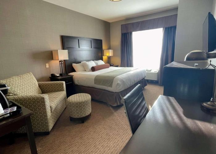 Best Western Plus Okotoks Inn & Suites