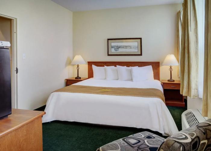 Lakeview Inns & Suites - Okotoks