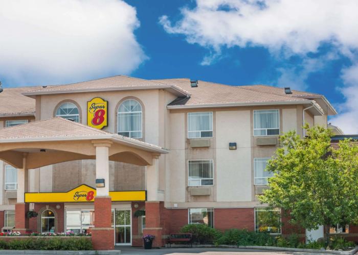 Super 8 by Wyndham High River AB