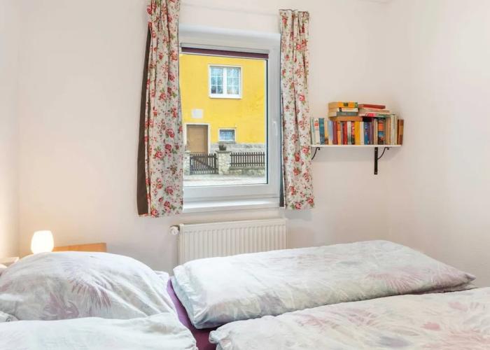 Serene Holiday Home in Naumburg near River
