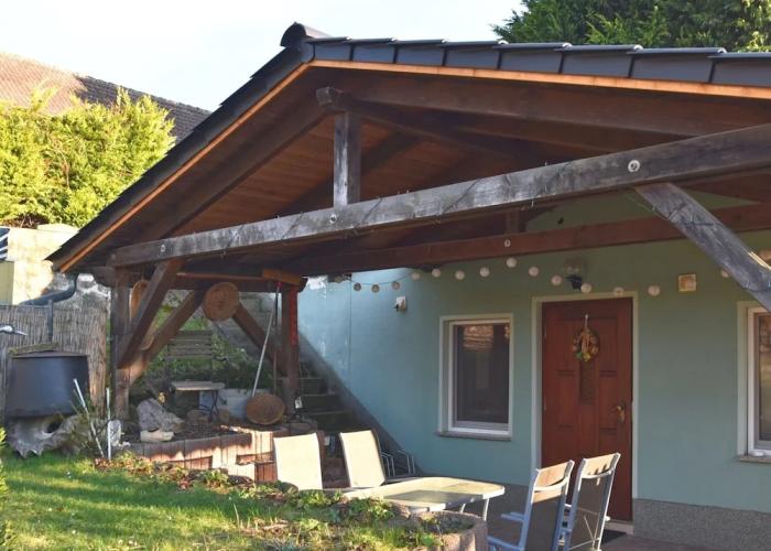 Serene Holiday Home in Naumburg near River