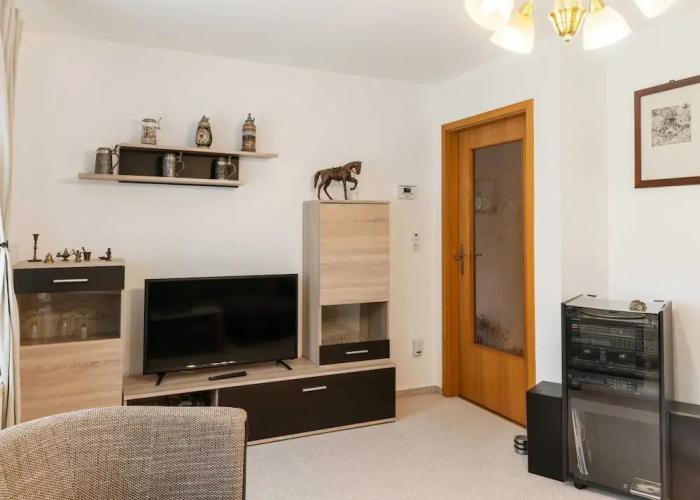 Serene Holiday Home in Naumburg near River