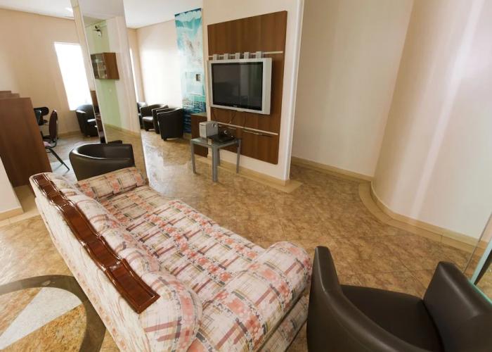 Oly Plaza Hotel