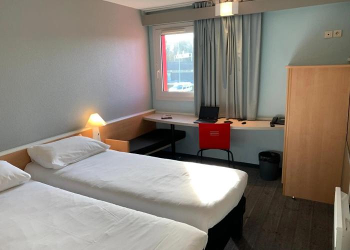 ibis Auray