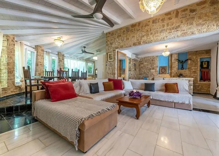 Maria Elena Villas