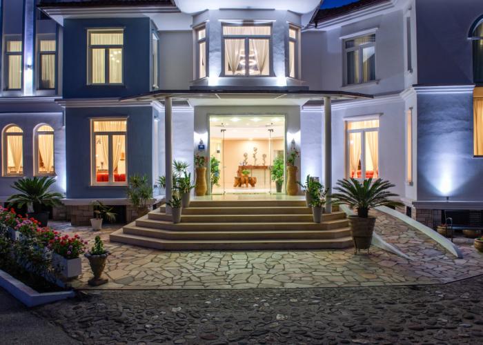 Porfi Beach Hotel