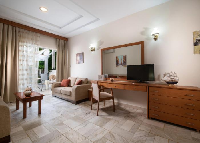 Porfi Beach Hotel