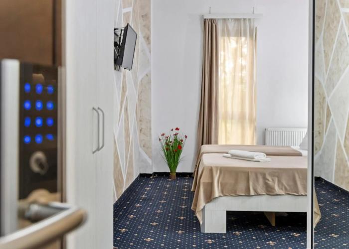 Hotel Charter