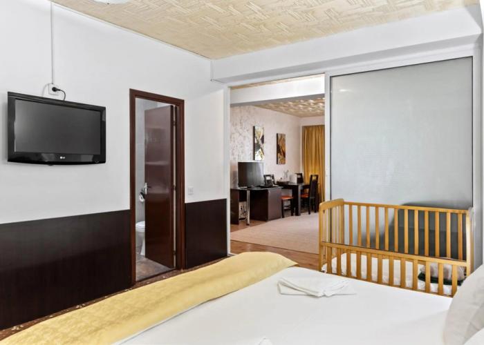 Hotel Charter