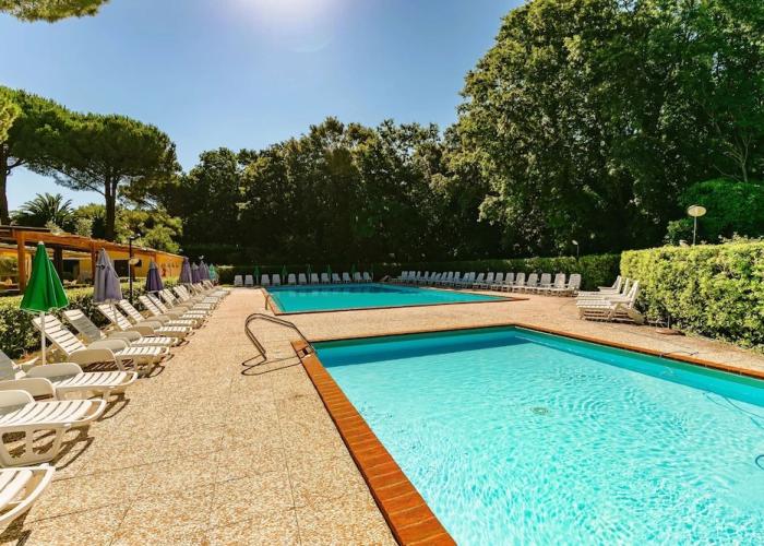 Residence with pool in Guardistallo