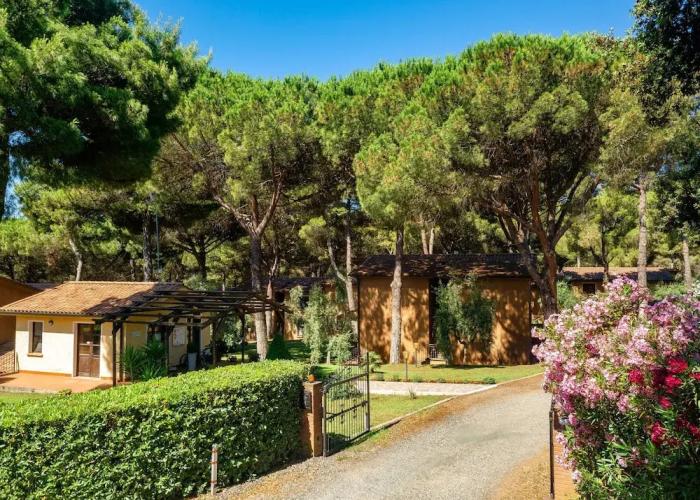 Residence with pool in Guardistallo