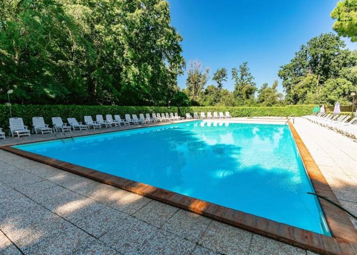 Residence with pool in Guardistallo